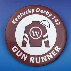 Kentucky Derby 142 Gun Runner Vintage Pin Button Pinback Maroon White
